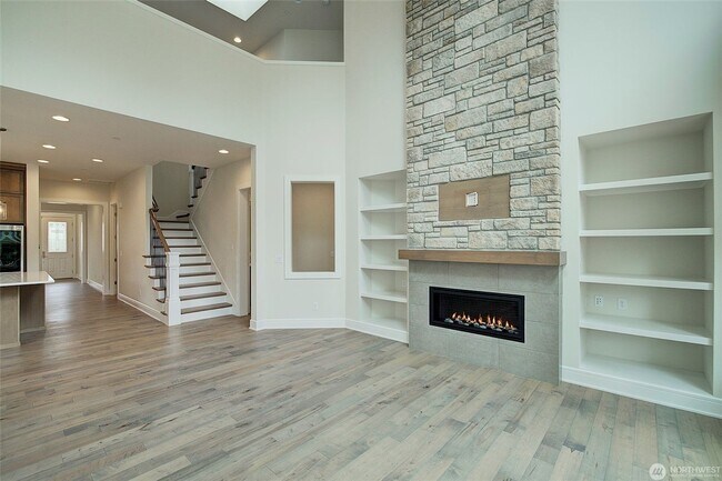 Building Photo - 5Bd/4Ba Bellevue House