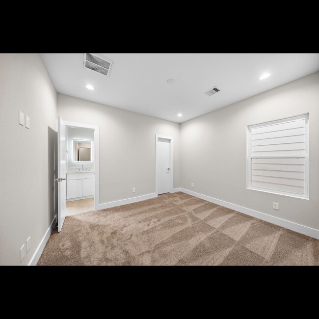 Building Photo - 3 Bed 2.5 Bath New Construction Available ...