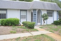 Building Photo - Completely Updated Condo