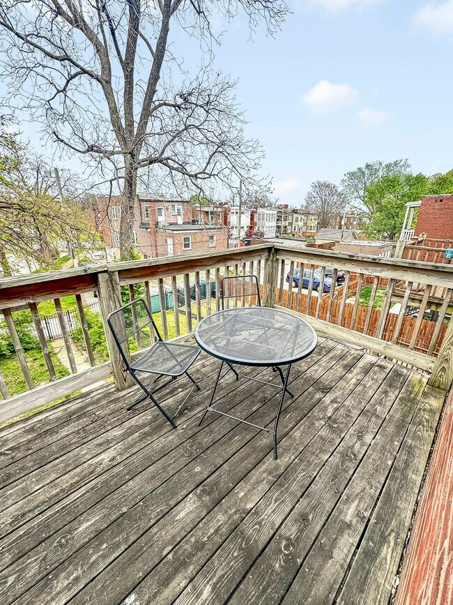 Building Photo - 4581 Gibson Ave