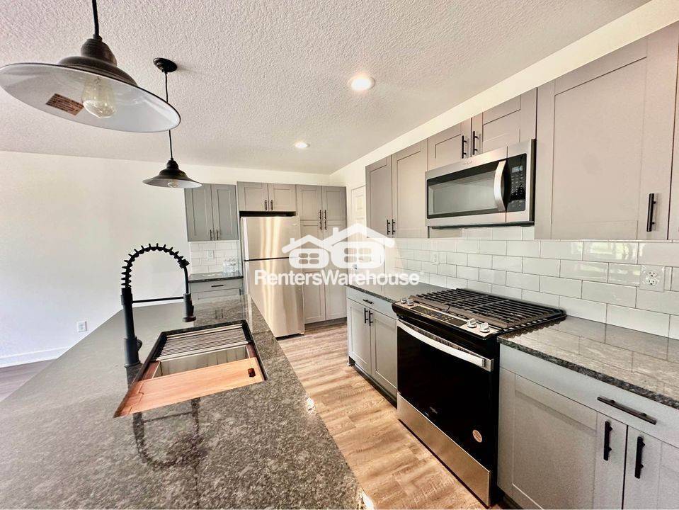 Building Photo - 2107 Willis Ave