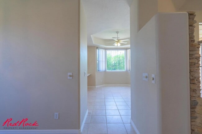 Building Photo - Comfortable 3-bedroom Home. Small Dog Frie...