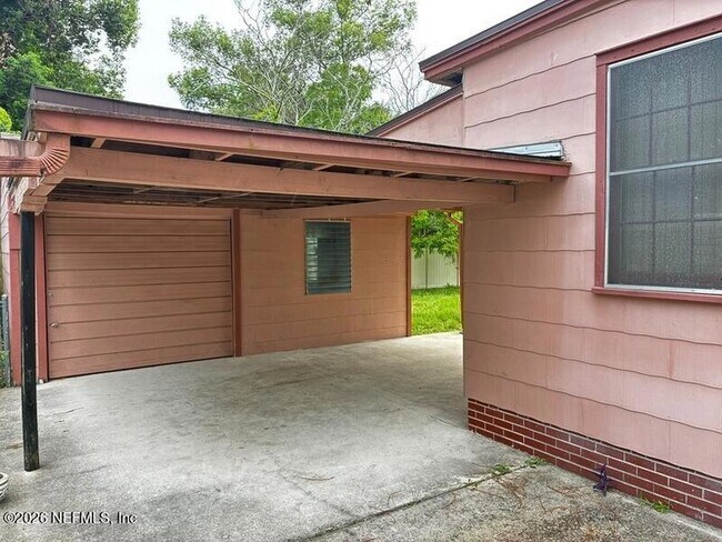 Building Photo - 1040 Brandywine St