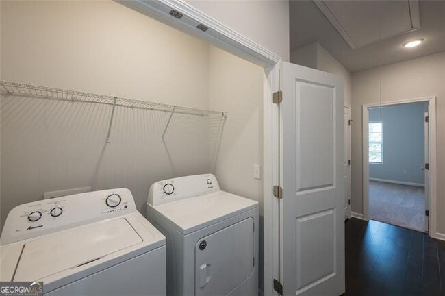 Building Photo - 2182 Talmai Dr