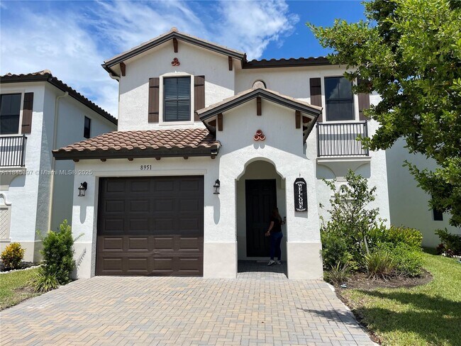 Building Photo - 8951 Madrid Cir