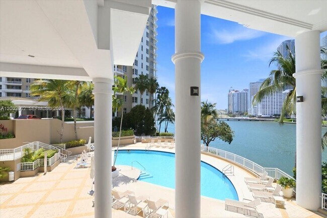 Building Photo - 801 Brickell Key Blvd