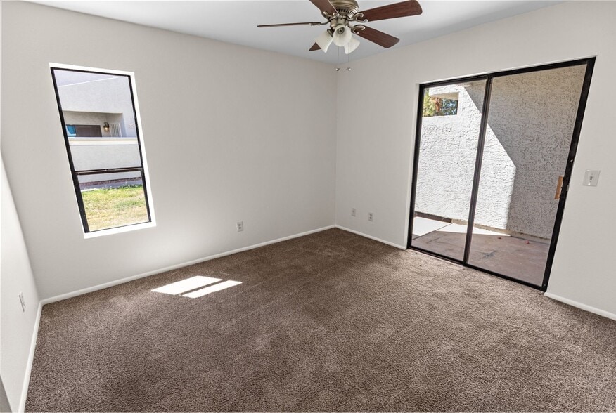 Building Photo - 850 S River Dr