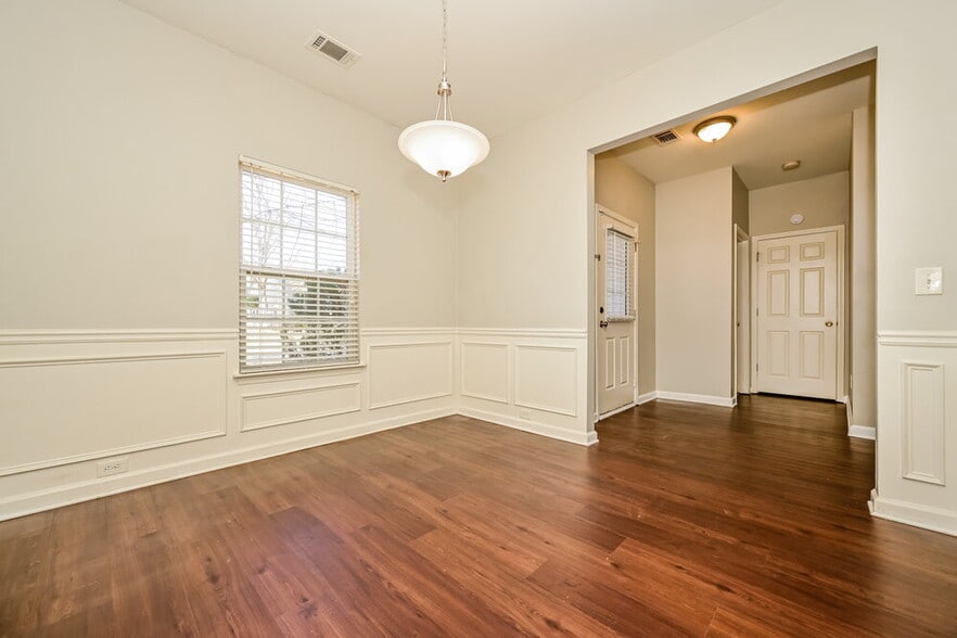 Building Photo - 1285 Winwood Dr