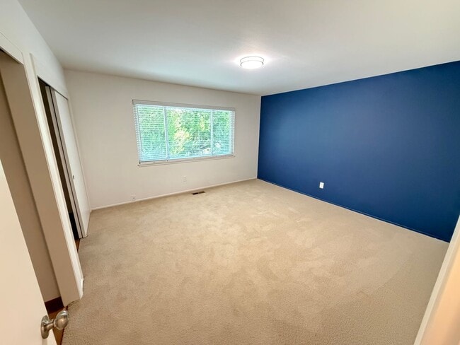 Building Photo - 3 Bed 2 Bath Duplex W/ Garage In Moraga