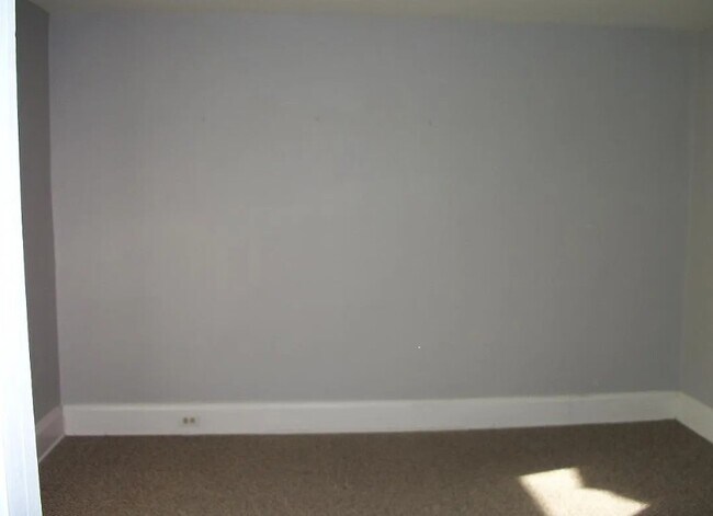 Building Photo - 3148 Linwood Ave