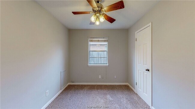 Building Photo - 1107 Braeswood Dr