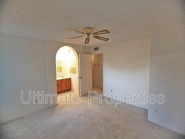 Building Photo - 10345 N 62nd Ave