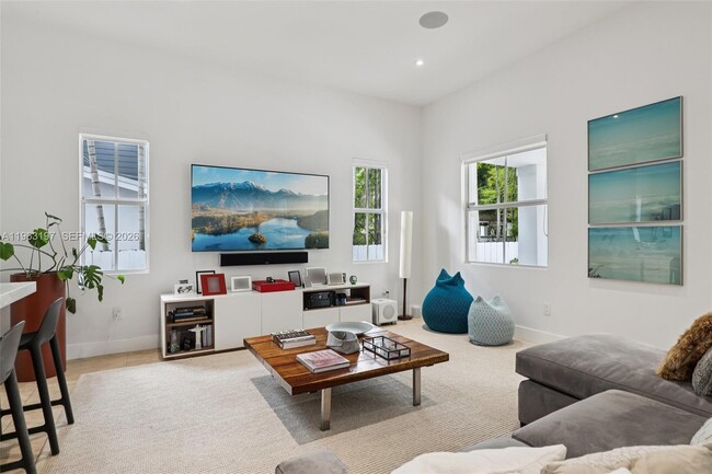 Building Photo - 7420 SW 54th Ct