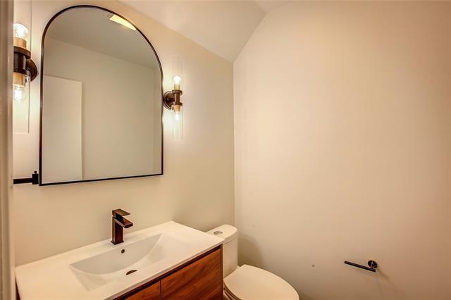 Building Photo - 307 Oakmont Dr