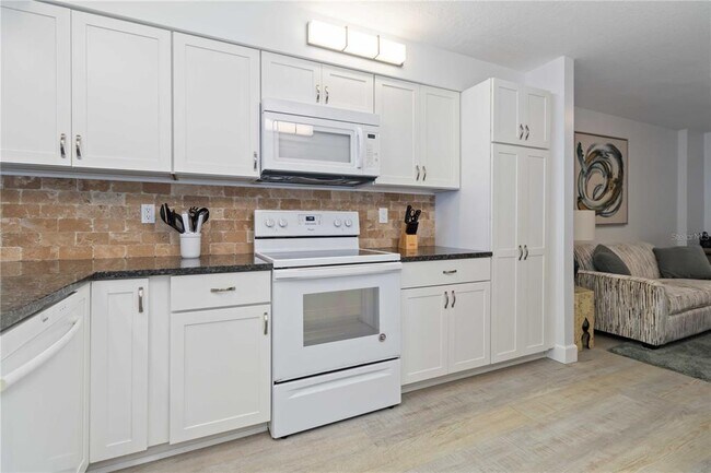 Building Photo - 3400 Ocean Beach Blvd