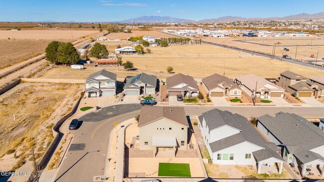 Building Photo - 561 Issa Circle