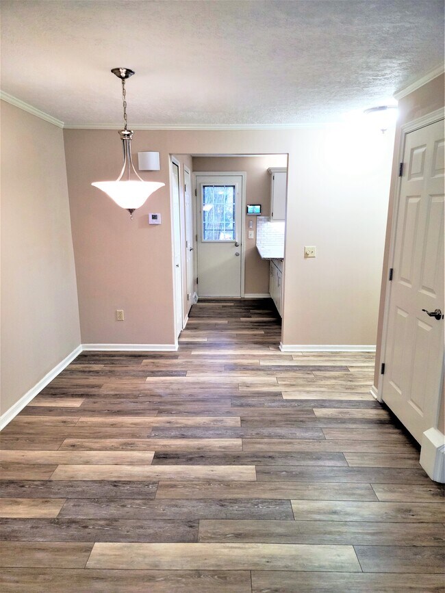 Building Photo - 1862 Beechwood Ave NE