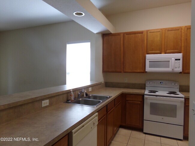 Building Photo - 3843 Westridge Dr
