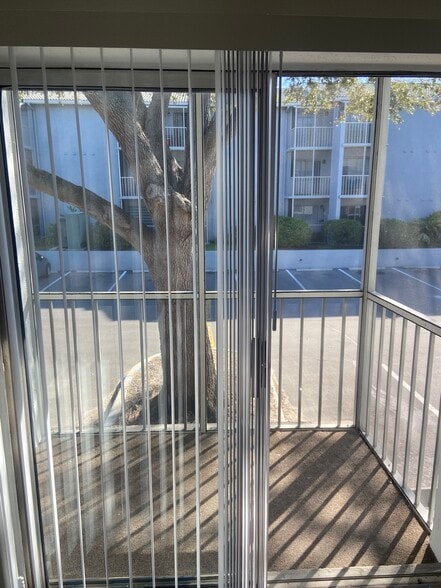 Building Photo - 125 Water Front Way