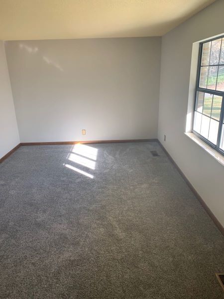 Building Photo - 4 BDRM/2.5BA Home available in Bexhill Sub...