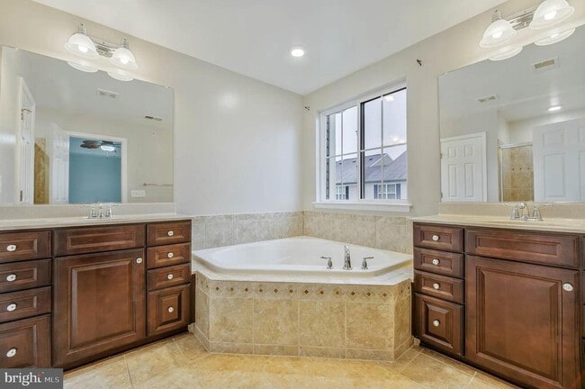Building Photo - 25218 Briargate Terrace