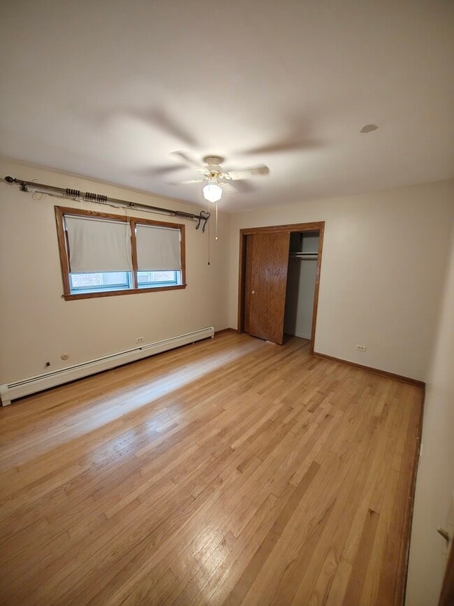 Building Photo - 6216 W Lawrence Ave