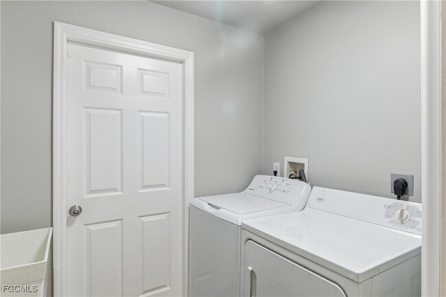 Building Photo - 1153 SW 45th St