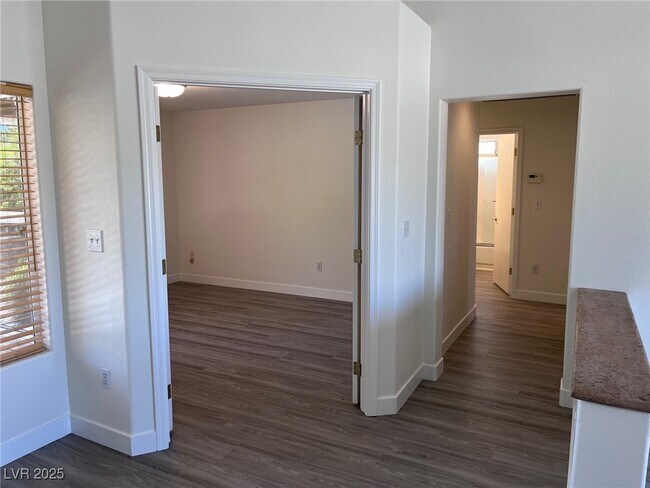 Building Photo - 9828 Villa Ridge Dr