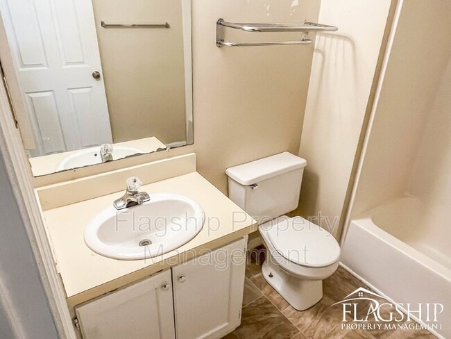 Building Photo - 3412-D N Walnut St