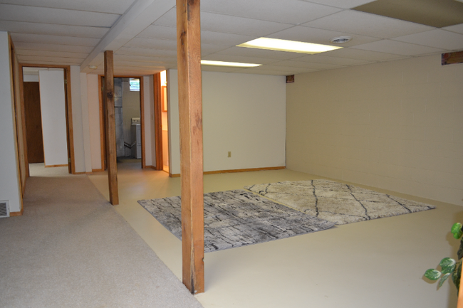 Building Photo - 221 Vienna Ct