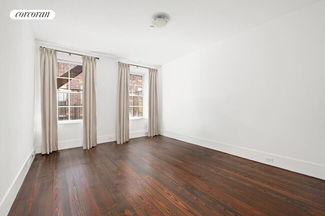Building Photo - 14 Wooster St