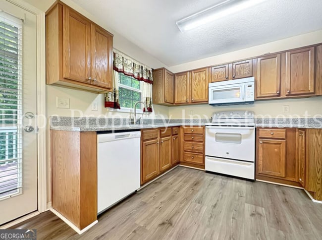 Building Photo - 80 Corn Crib Dr