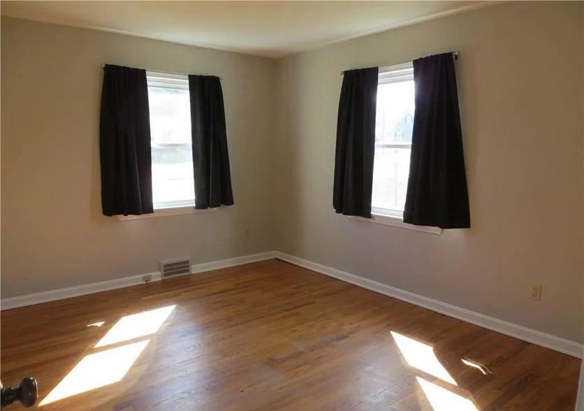 bedroom1 - 35 Grimm Heights Ave