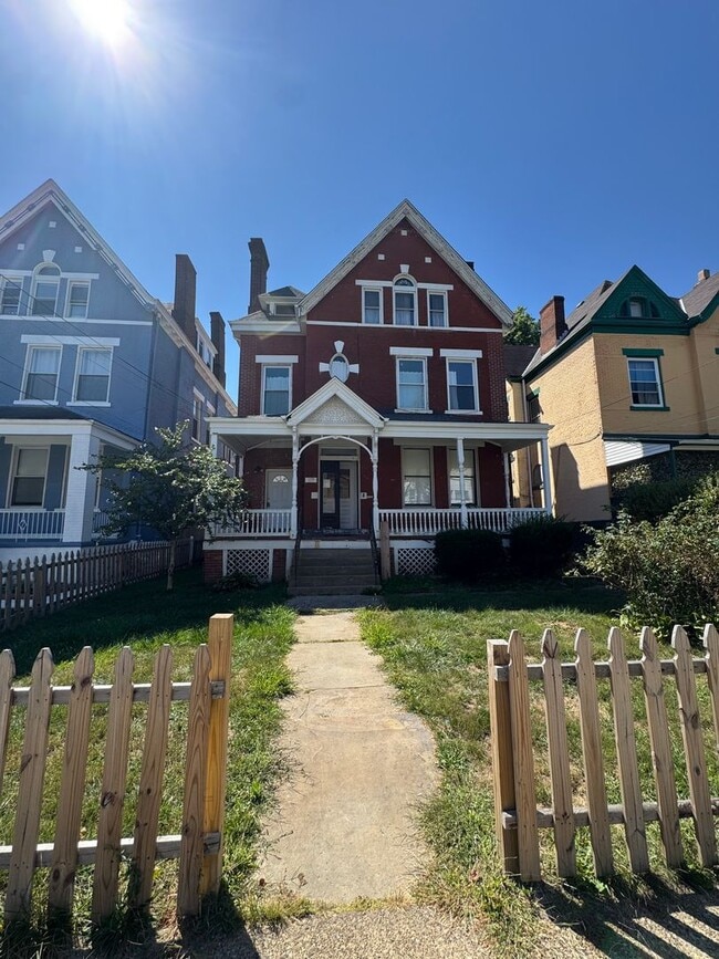 Building Photo - 5498 Hays Street