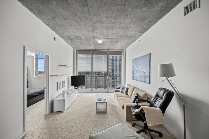 Building Photo - 300 S Australian Ave