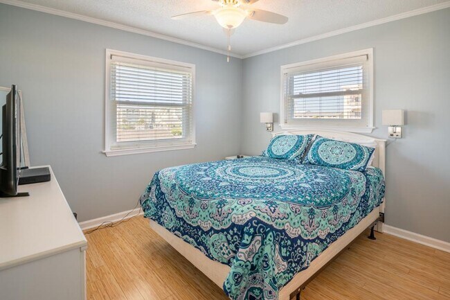 Building Photo - OFF-SEASON FURNISHED MONTHLY RENTAL AVAILABLE NOW