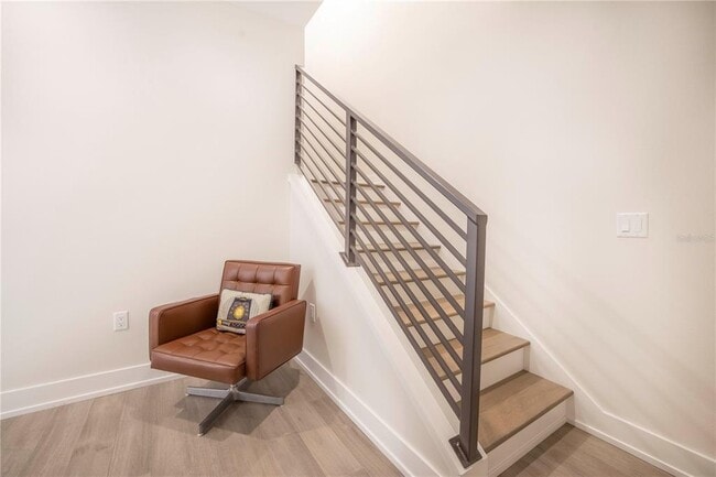 Building Photo - 536 4th Ave S