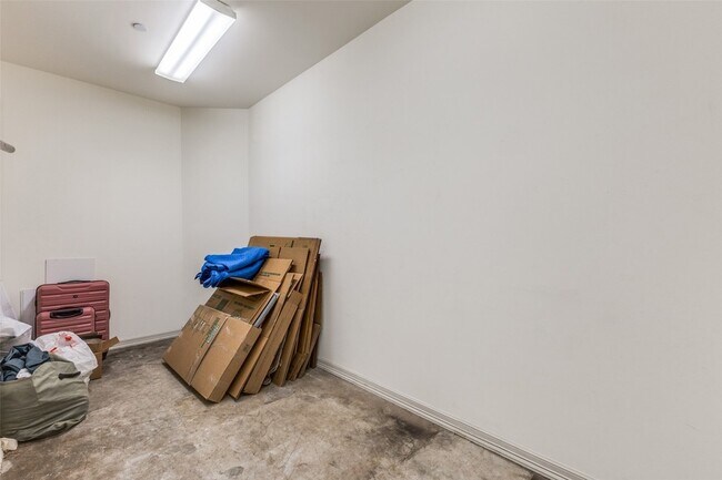 Building Photo - 1505 Elm St