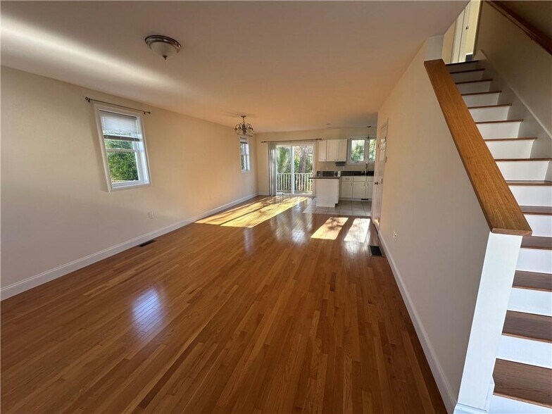 Building Photo - 32 Seafare Ln