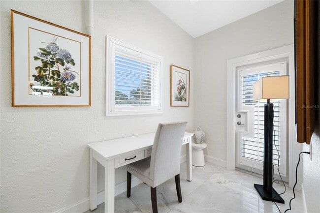 Building Photo - 540 59th Ave