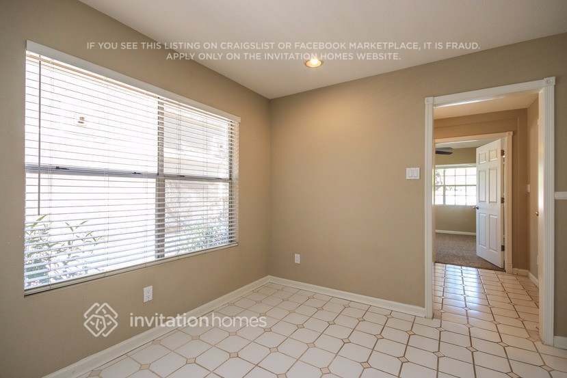 Building Photo - 3861 W Ivanhoe St