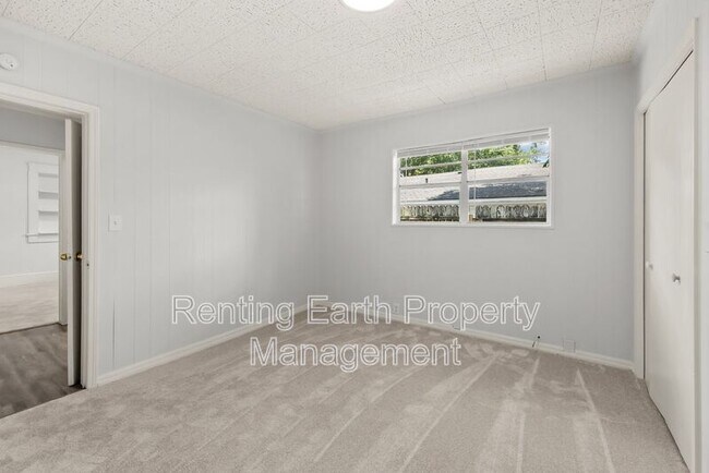 Building Photo - 306 83rd St S