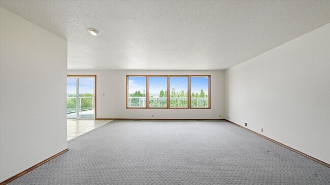 Building Photo - Spacious 4-Level Home with Panoramic Views for Lease – Hills West, South Richland – $2,800/mo