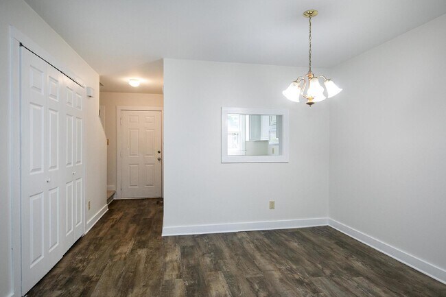 Building Photo - 5544 Kaplan Drive Unit A