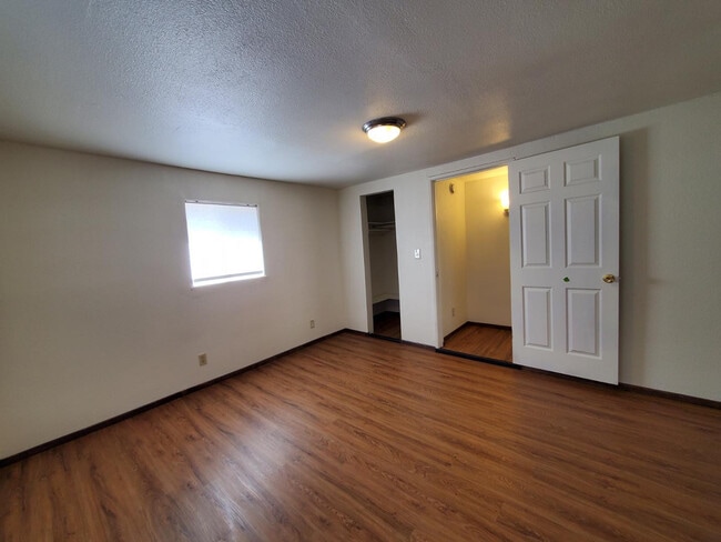 Building Photo - 515 S O'Leary St