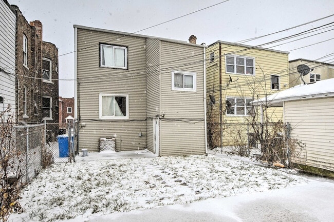 Building Photo - 220 N Laporte Ave