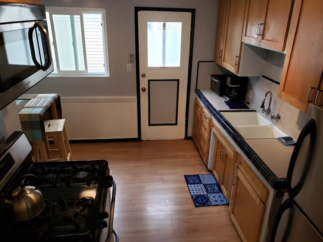 Building Photo - 707 Vernon Ave