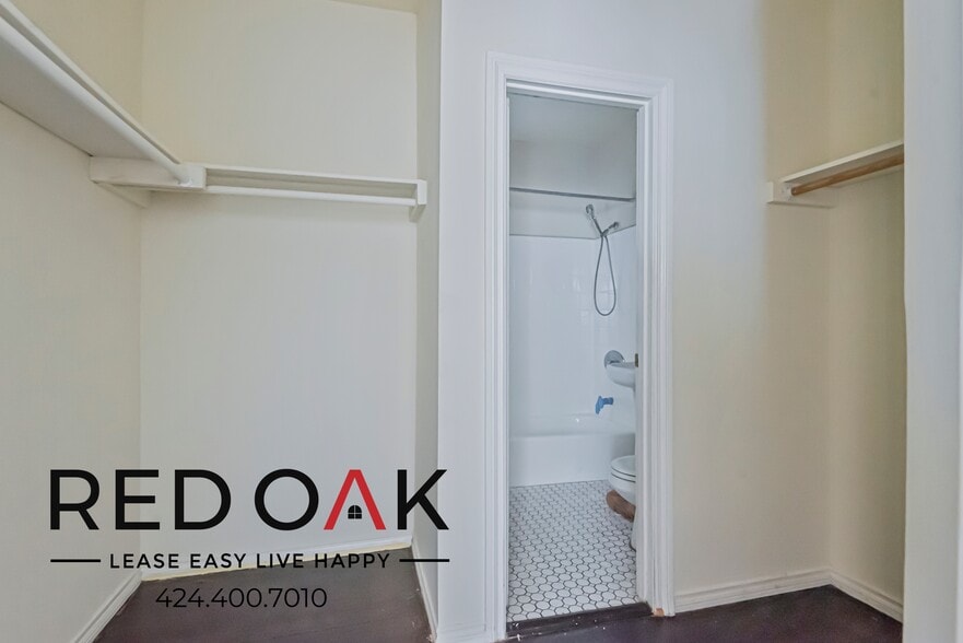 Building Photo - 835 S Oxford Ave