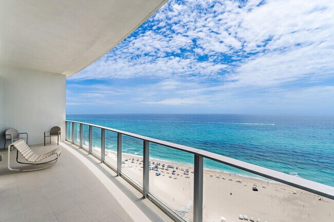 Building Photo - 3100 N Ocean Dr