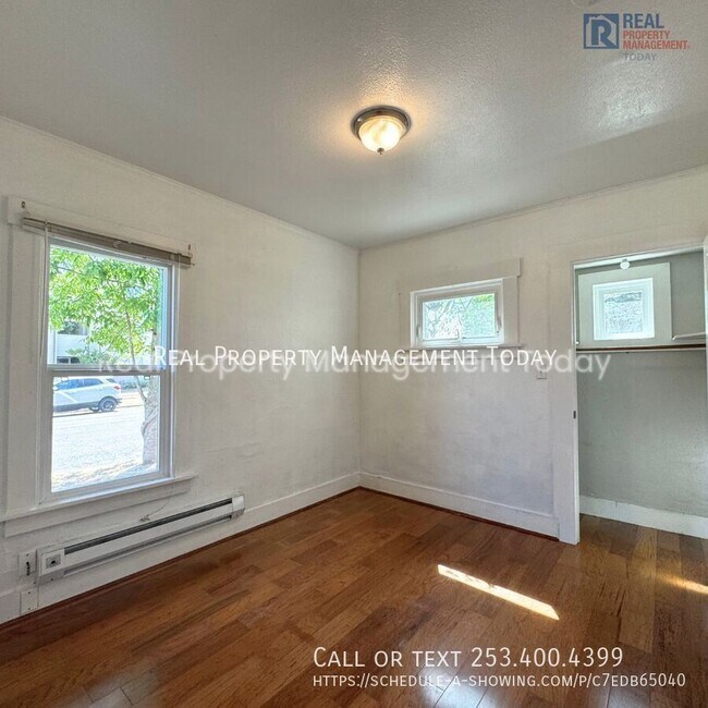 Building Photo - 1002 S 14th St